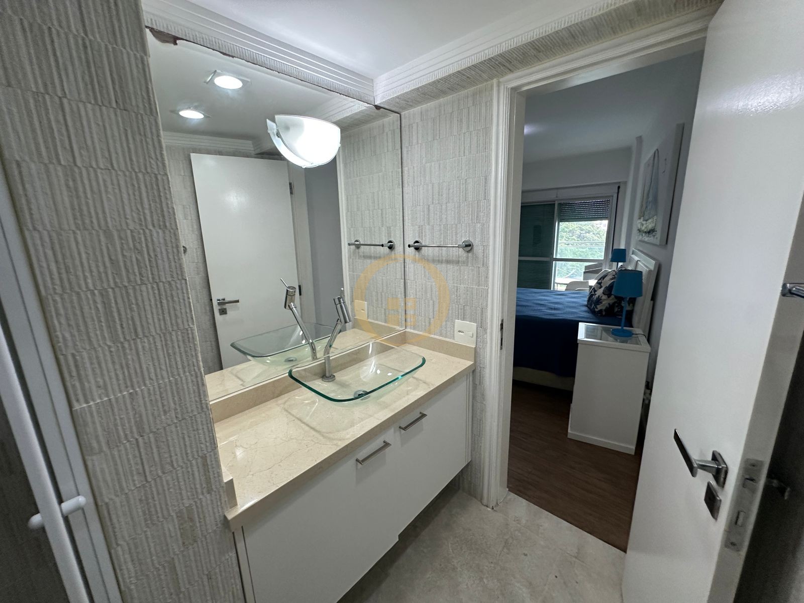 Apartamento Frente ao Mar nas Pitangueiras, Guarujá - SP