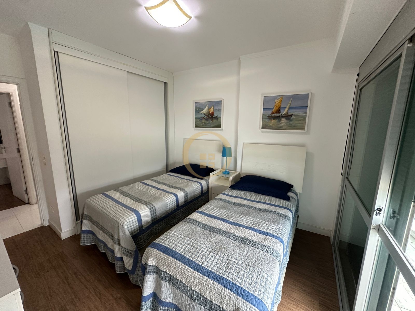 Apartamento Frente ao Mar nas Pitangueiras, Guarujá - SP