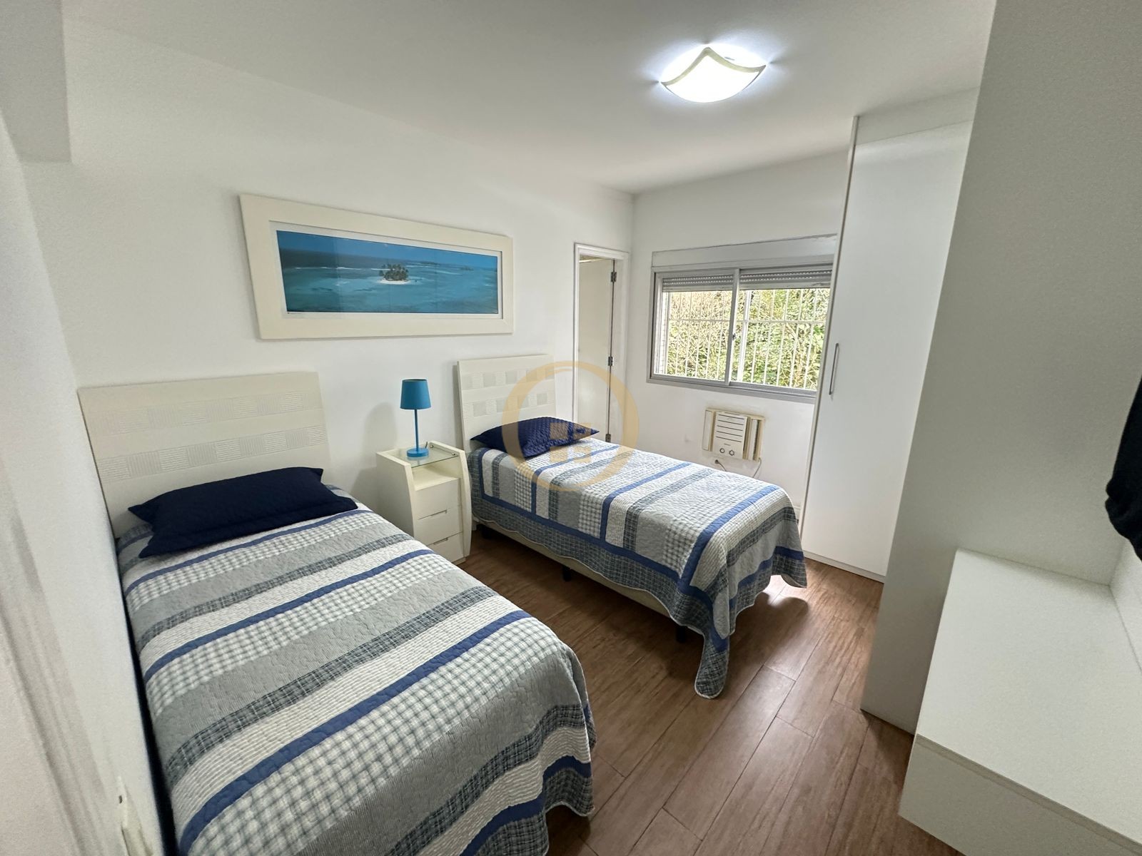 Apartamento Frente ao Mar nas Pitangueiras, Guarujá - SP