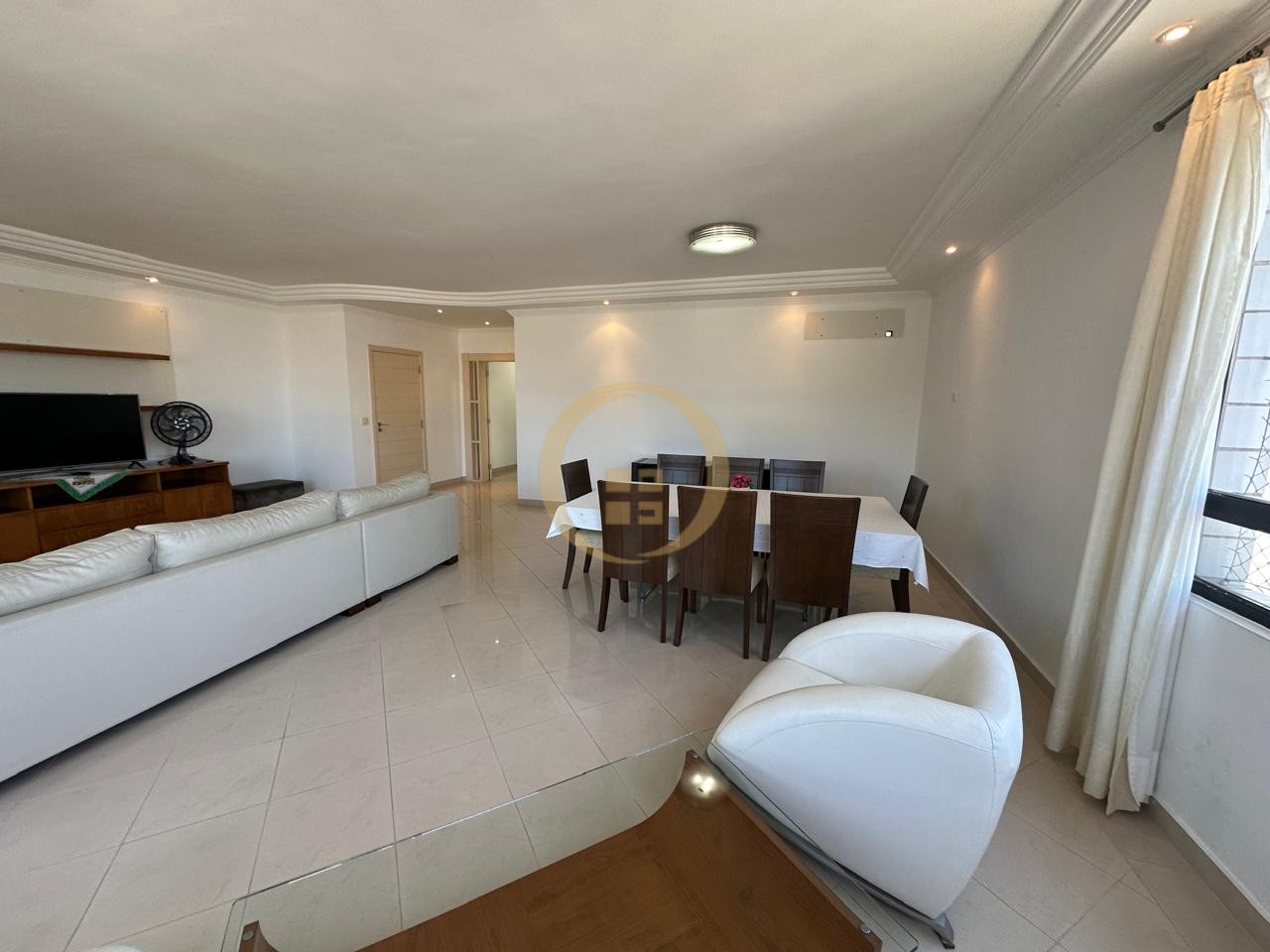 Apartamento na Praia das Pitangueiras, Guarujá - SP