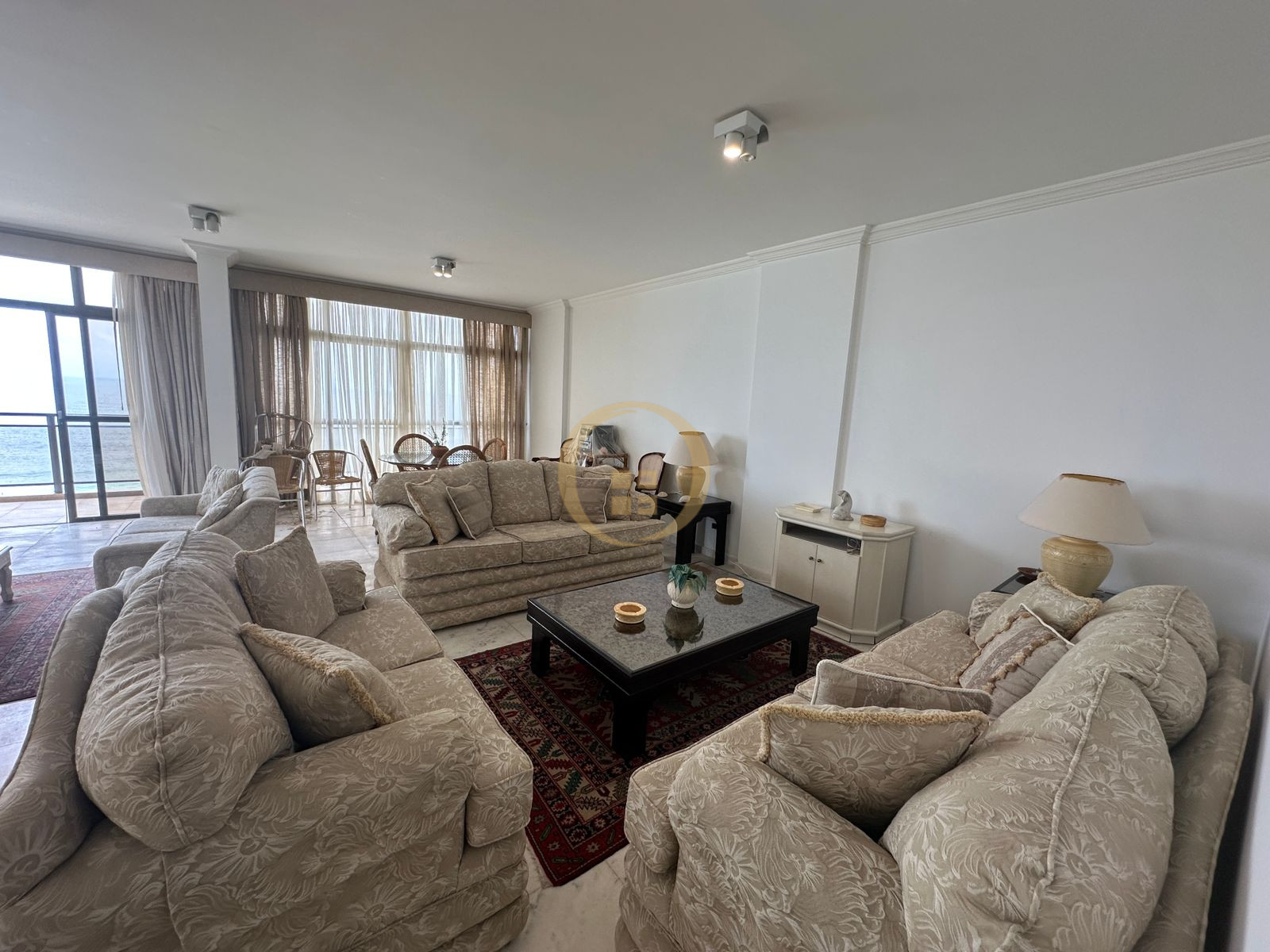 Apartamento Frente ao Mar-3-dormitorios-Pitangueiras