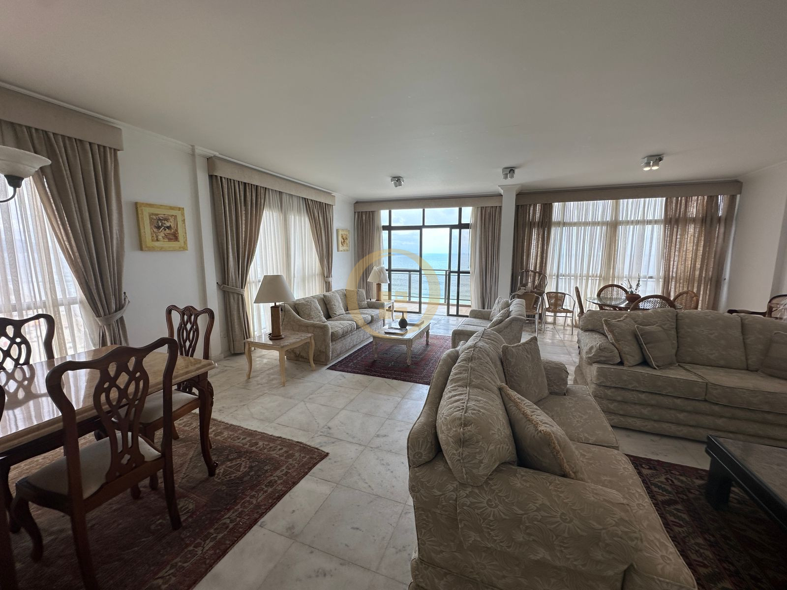 Apartamento Frente ao Mar-3-dormitorios-Pitangueiras
