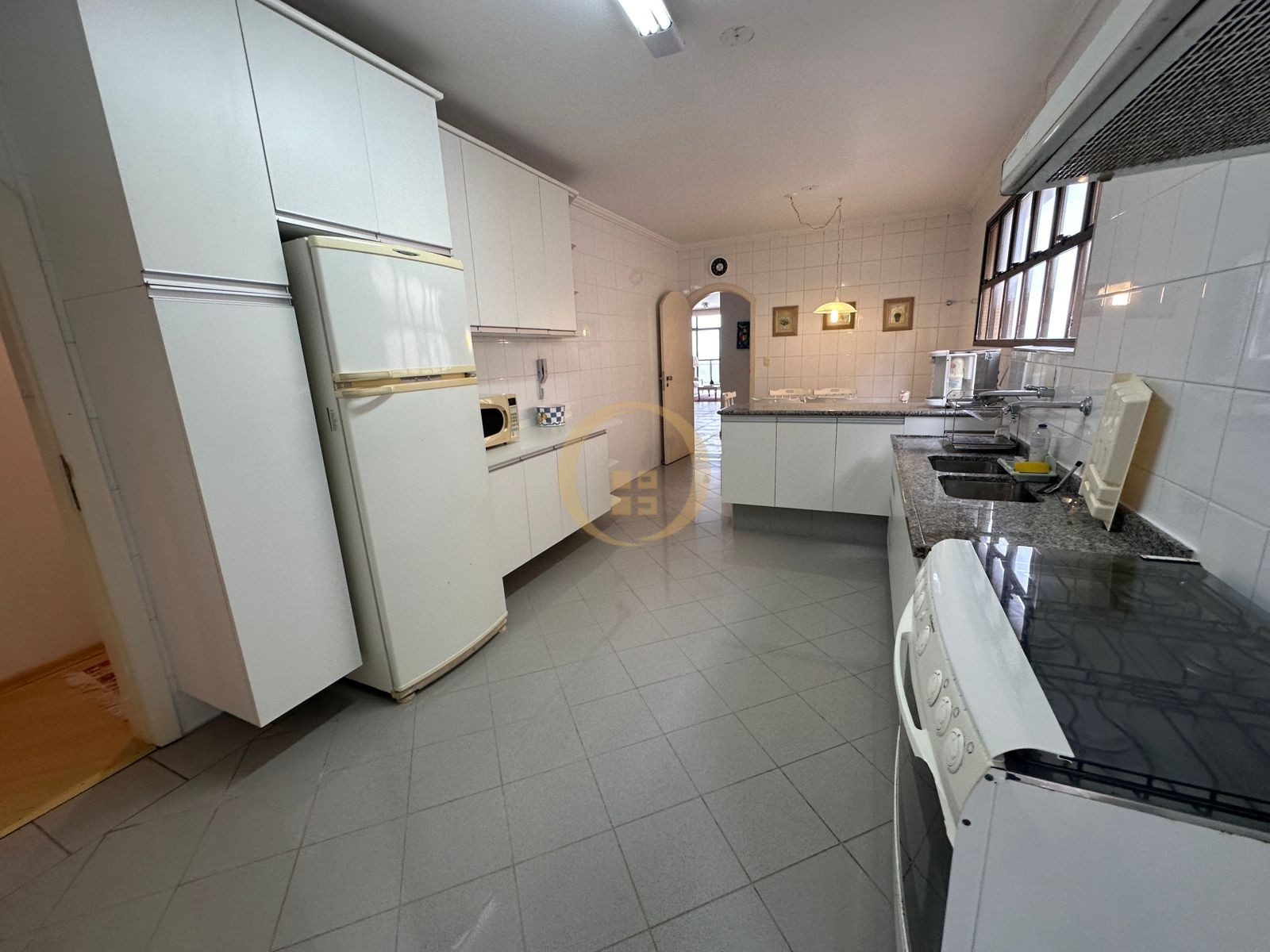 Apartamento Frente ao Mar nas Pitangueiras, Guarujá - SP