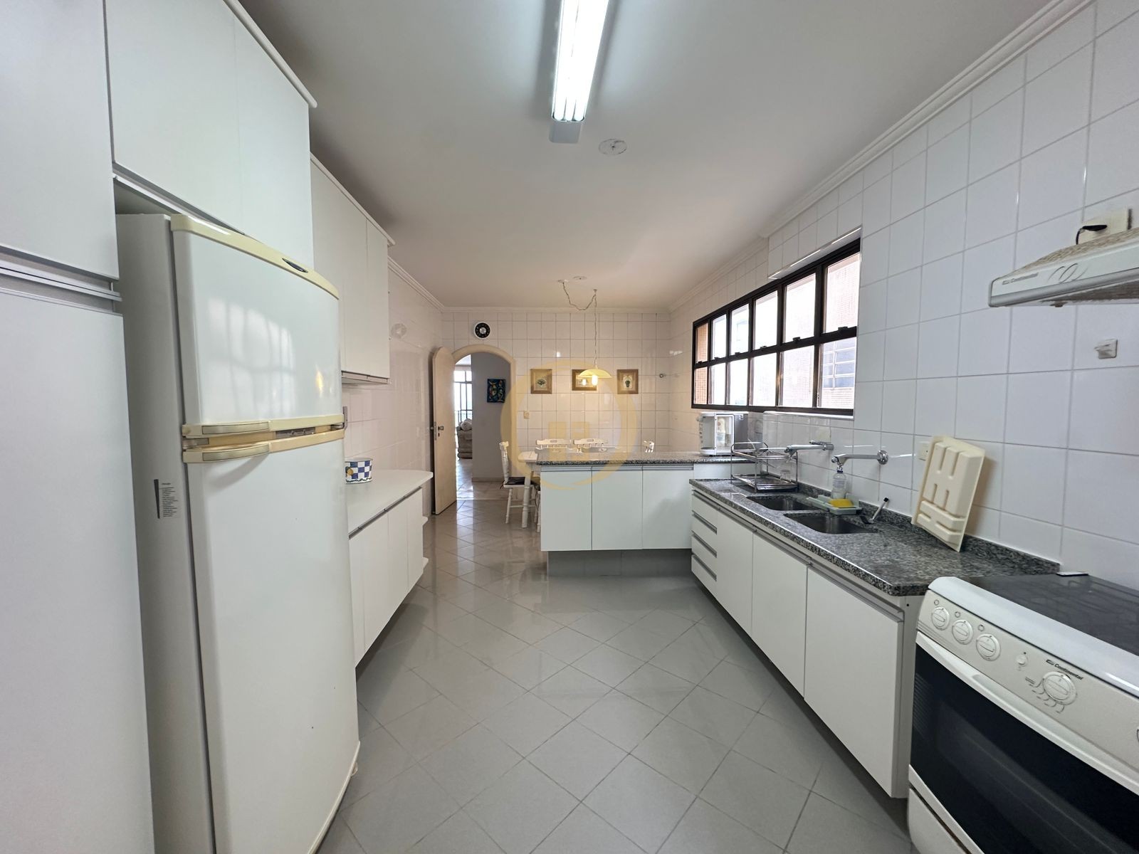 Apartamento Frente ao Mar nas Pitangueiras, Guarujá - SP