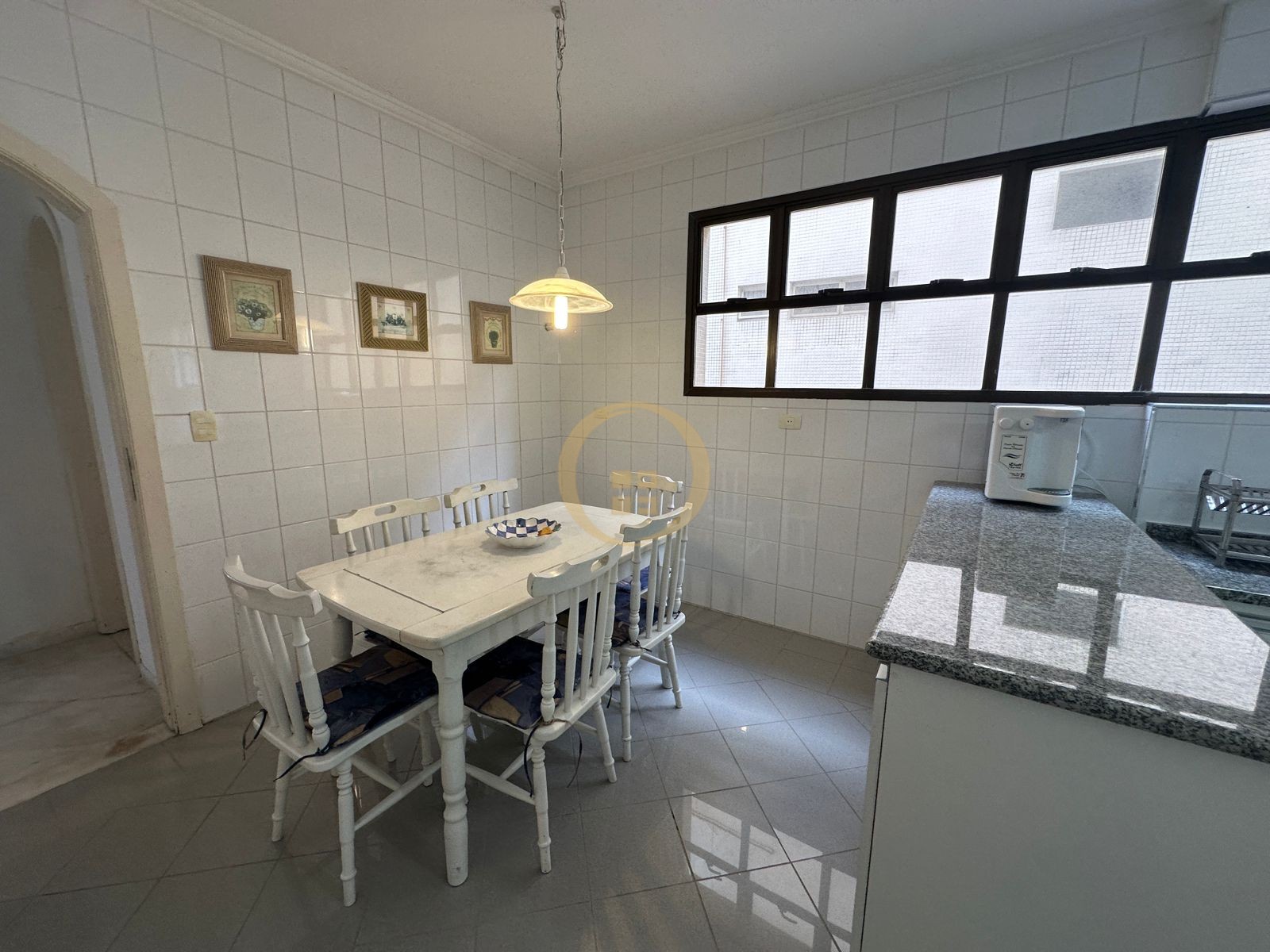 Apartamento Frente ao Mar nas Pitangueiras, Guarujá - SP