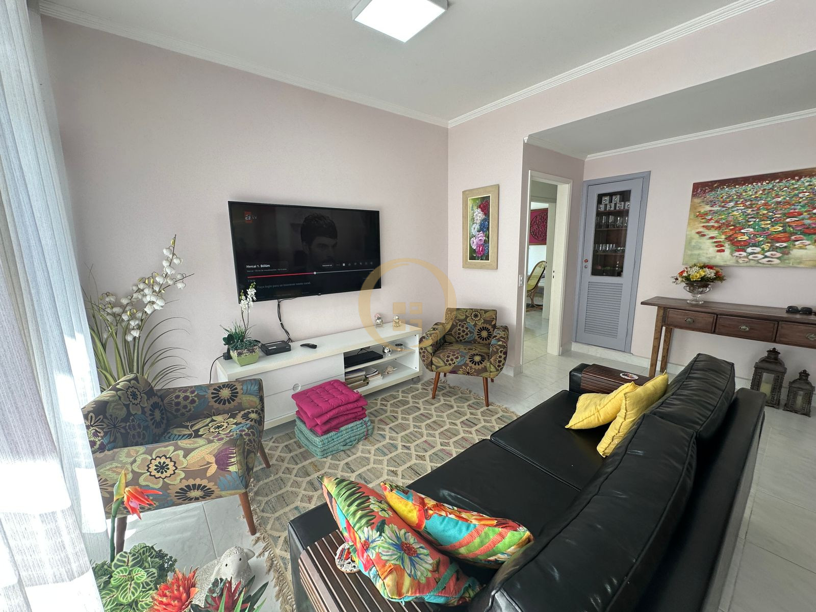 Apartamento na Praia das Pitangueiras, Guarujá - SP