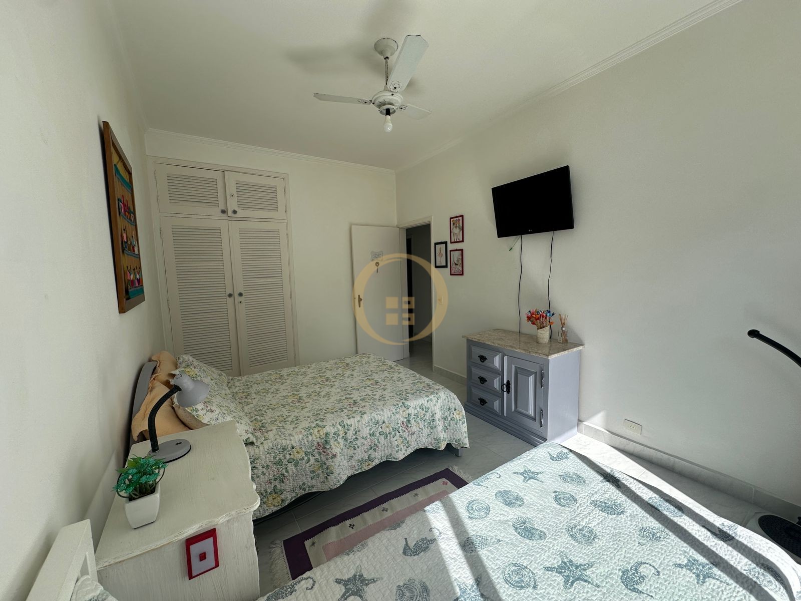 Apartamento na Praia das Pitangueiras, Guarujá - SP