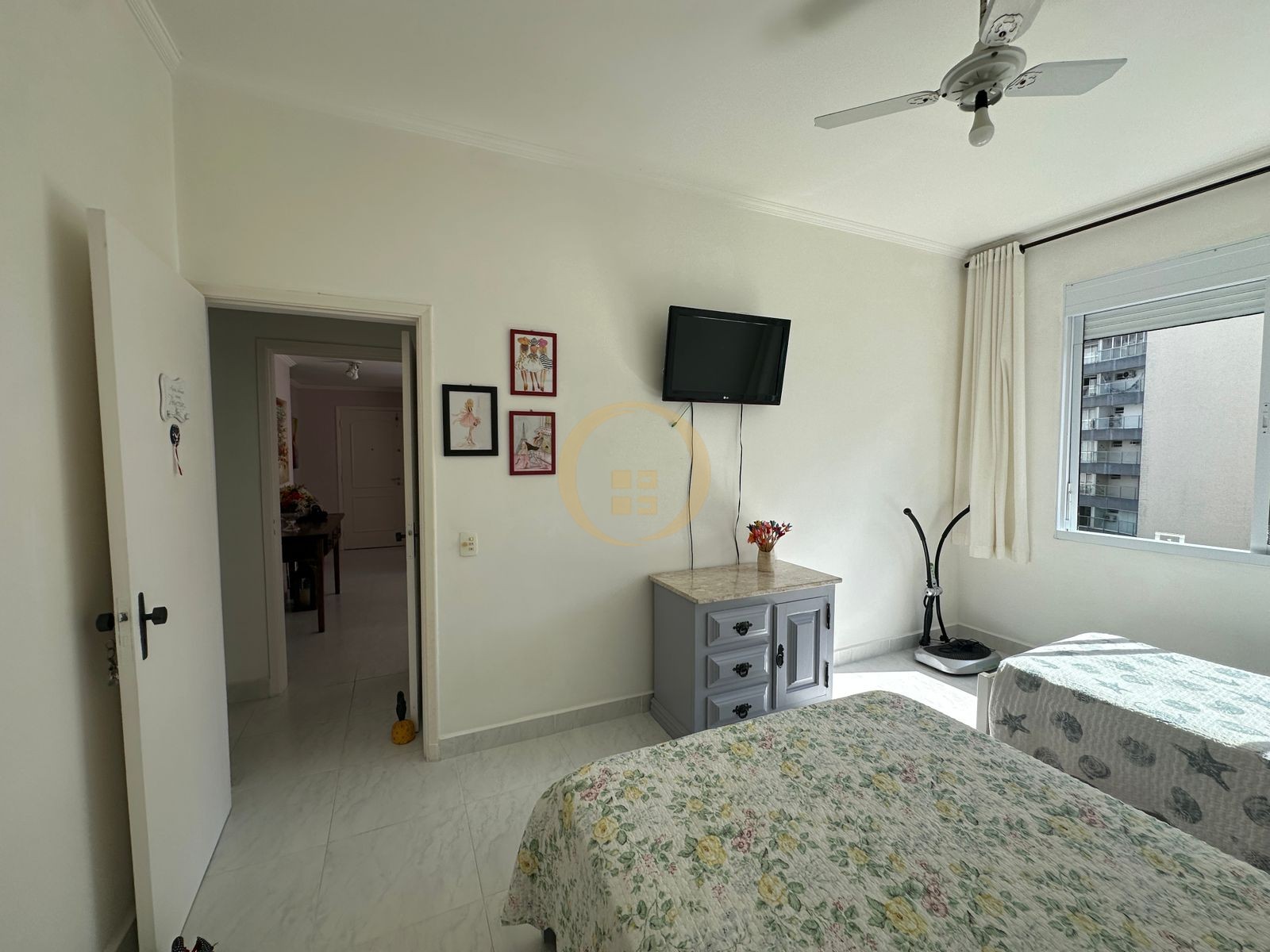 Apartamento na Praia das Pitangueiras, Guarujá - SP