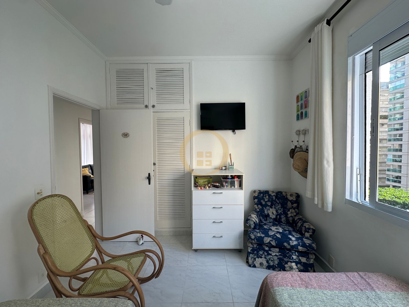 Apartamento na Praia das Pitangueiras, Guarujá - SP