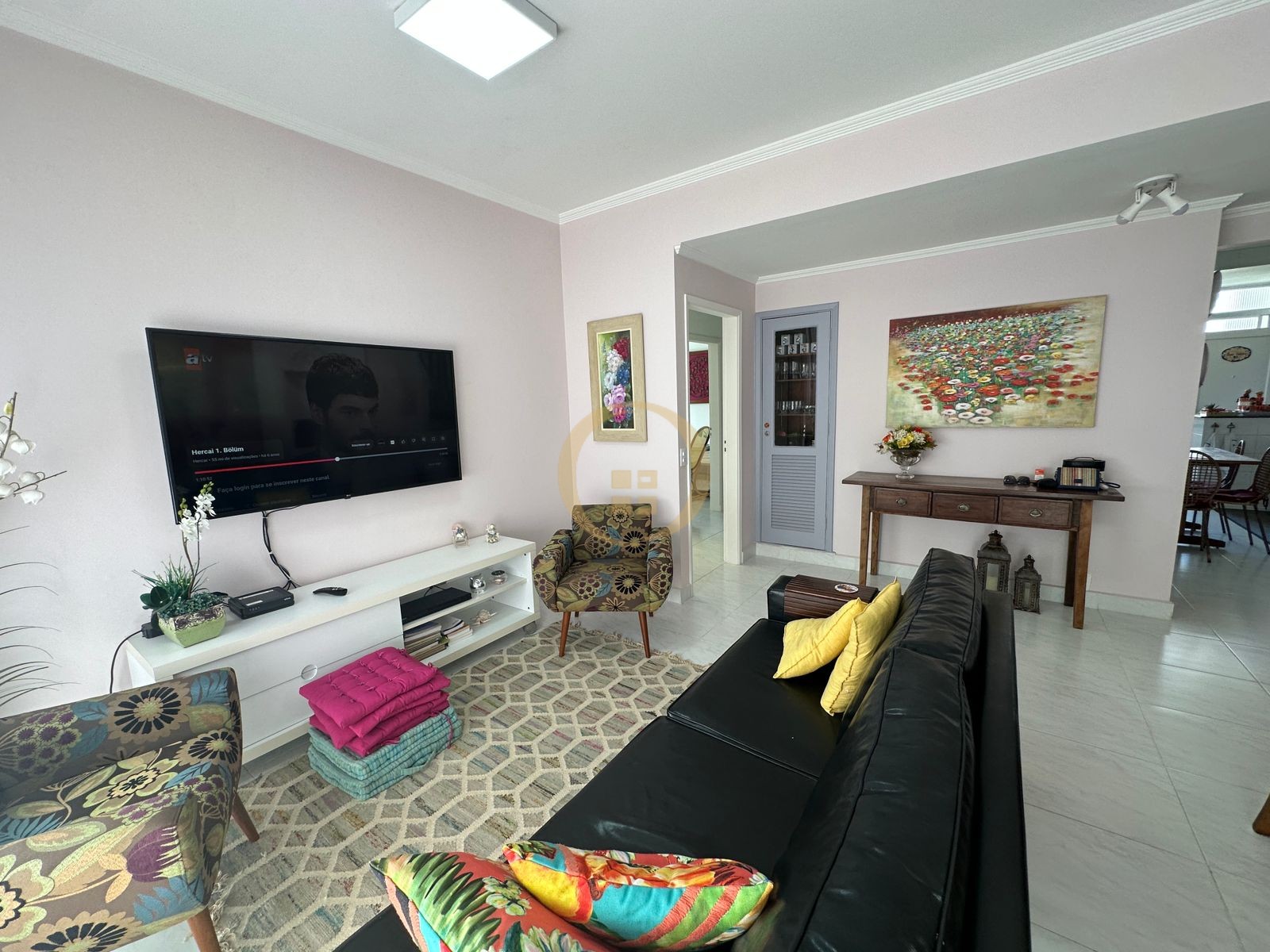 Apartamento na Praia das Pitangueiras, Guarujá - SP