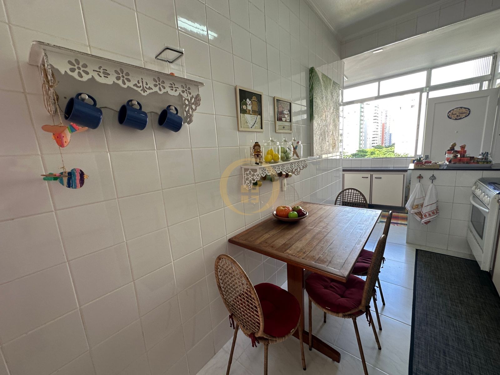 Apartamento na Praia das Pitangueiras, Guarujá - SP