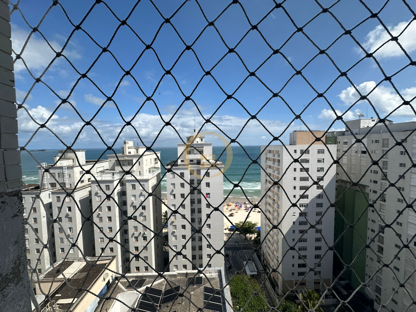 Apartamento na Praia das Pitangueiras, Guarujá - SP