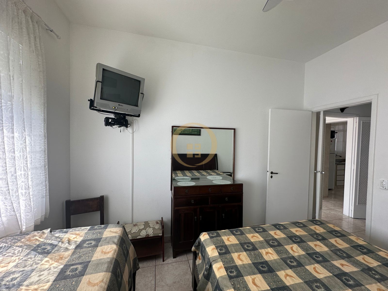 Apartamento na Praia das Pitangueiras, Guarujá - SP