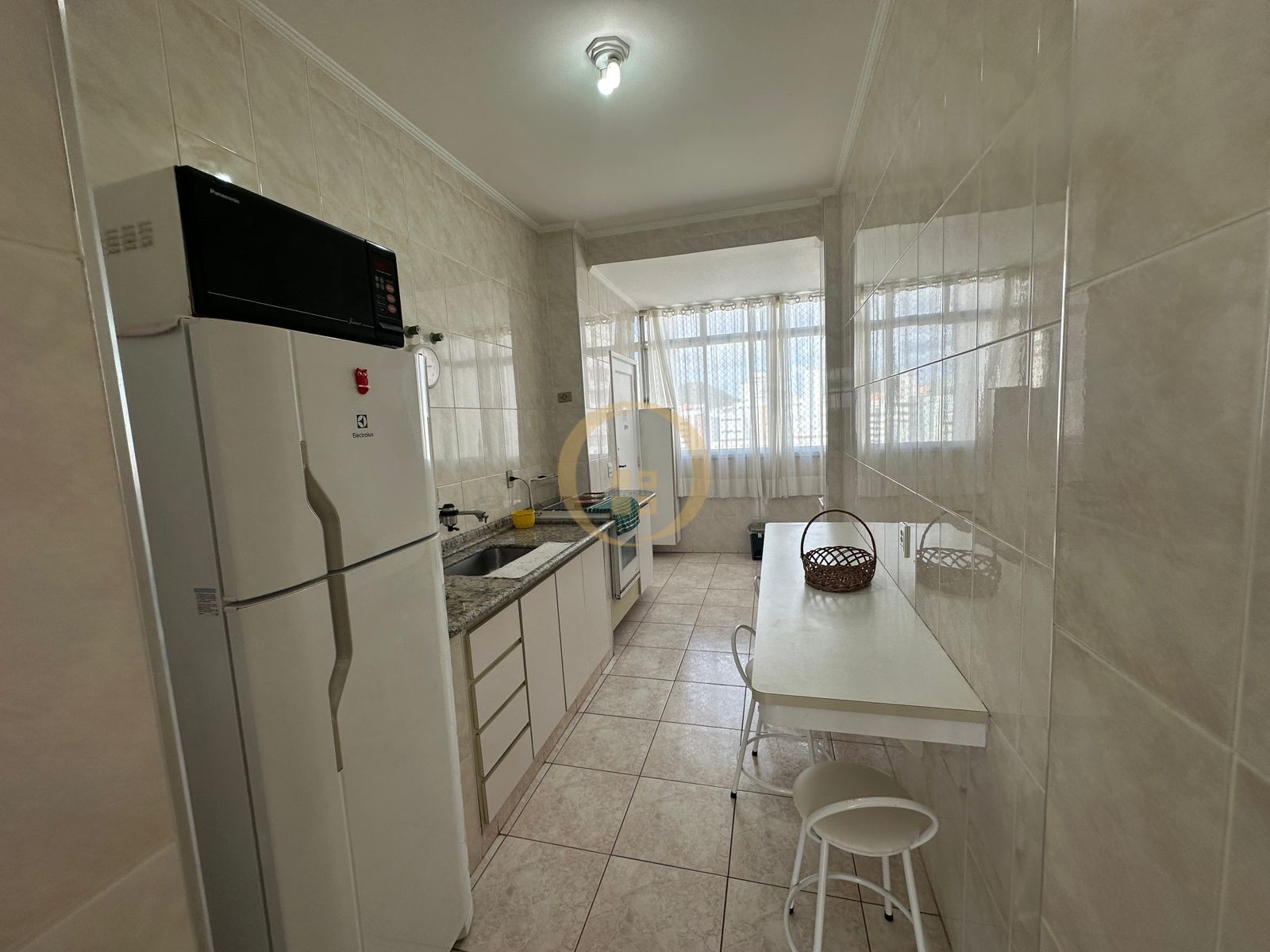 Apartamento na Praia das Pitangueiras, Guarujá - SP