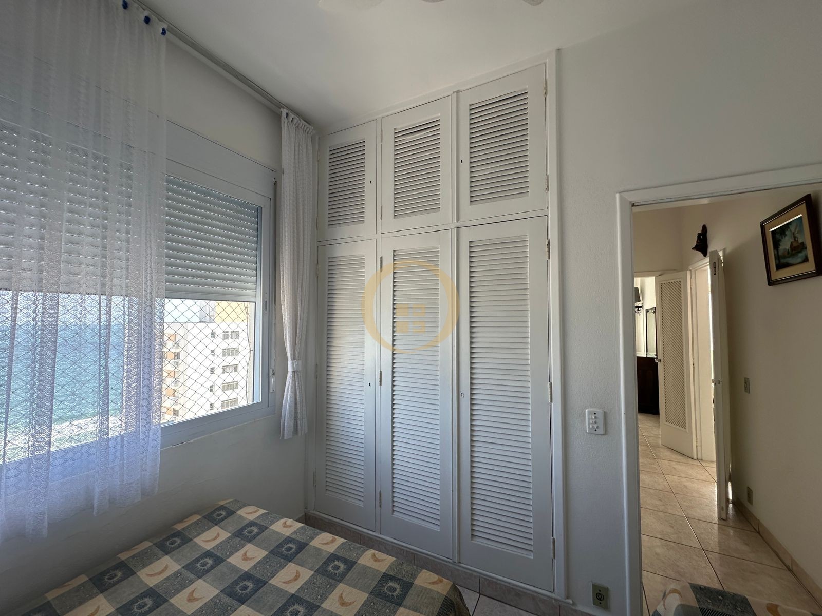 Apartamento na Praia das Pitangueiras, Guarujá - SP