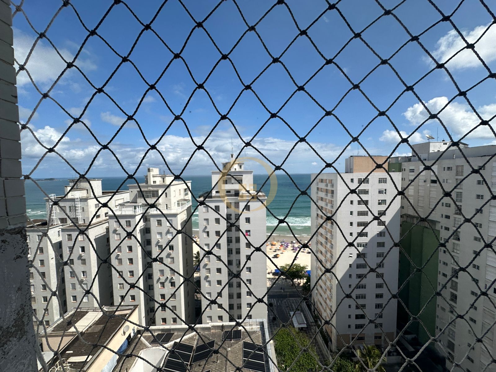 Apartamento na Praia das Pitangueiras, Guarujá - SP
