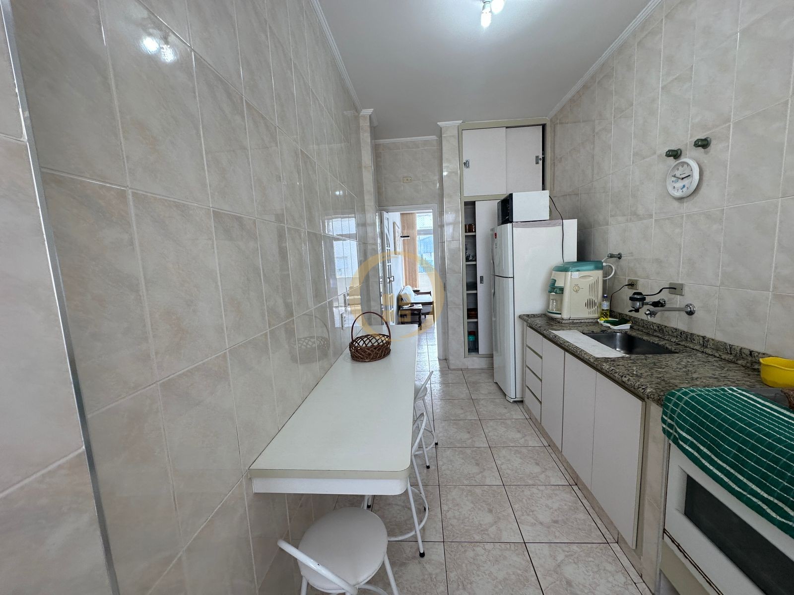 Apartamento na Praia das Pitangueiras, Guarujá - SP