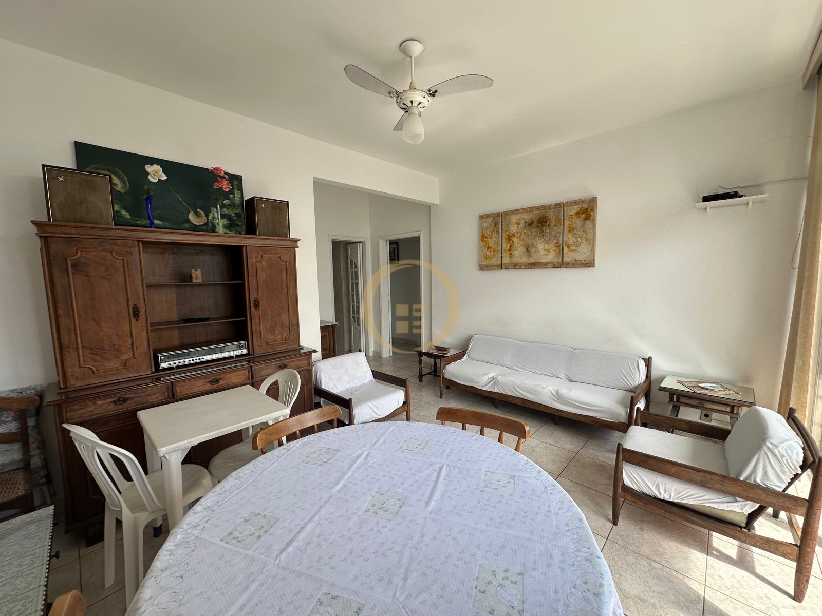 Apartamento na Praia das Pitangueiras, Guarujá - SP