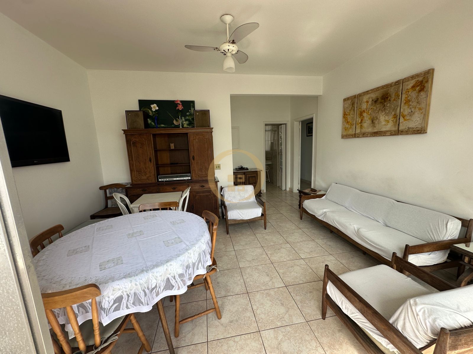 Apartamento na Praia das Pitangueiras, Guarujá - SP
