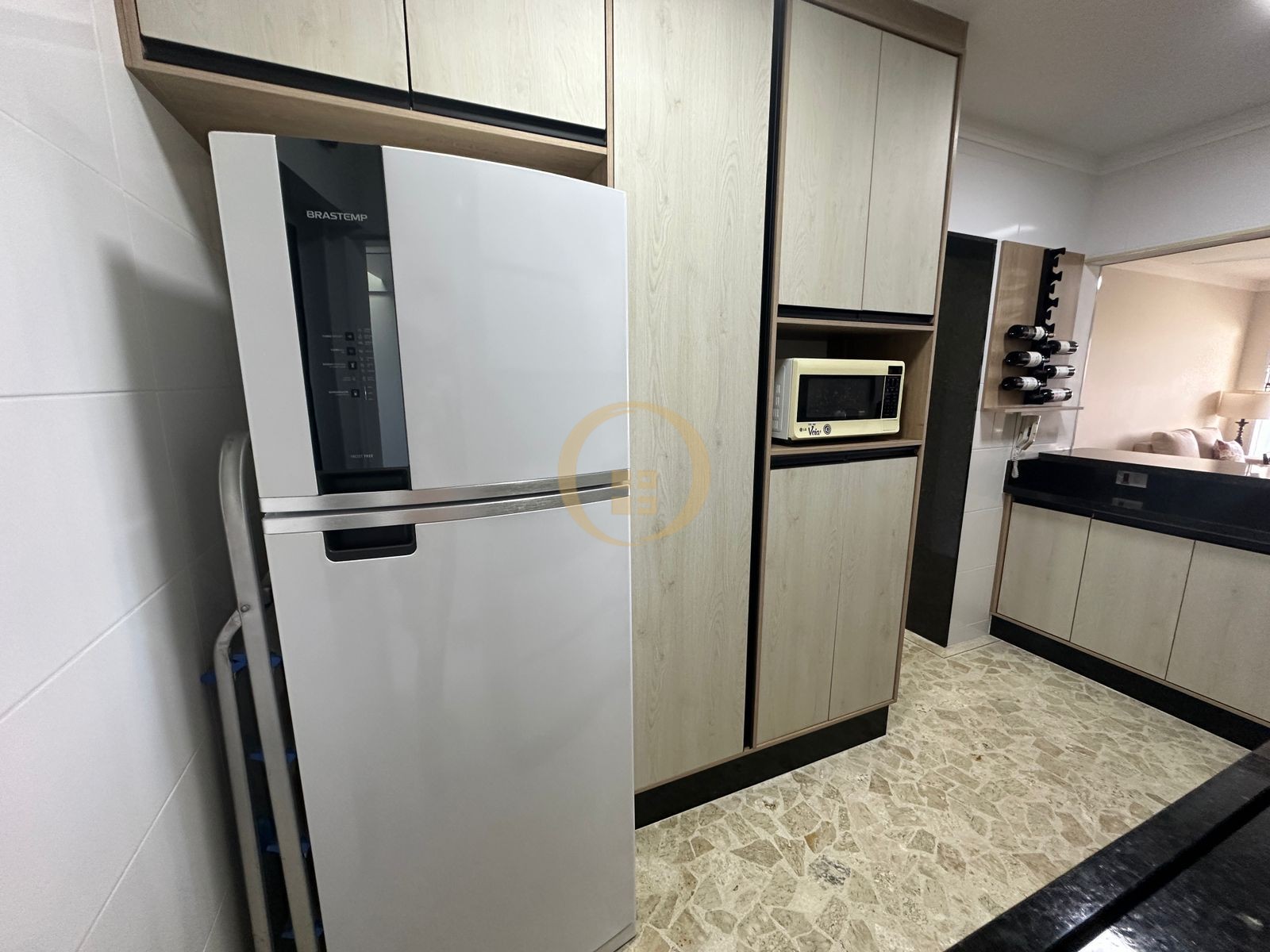 Apartamento na Praia das Pitangueiras, Guarujá - SP