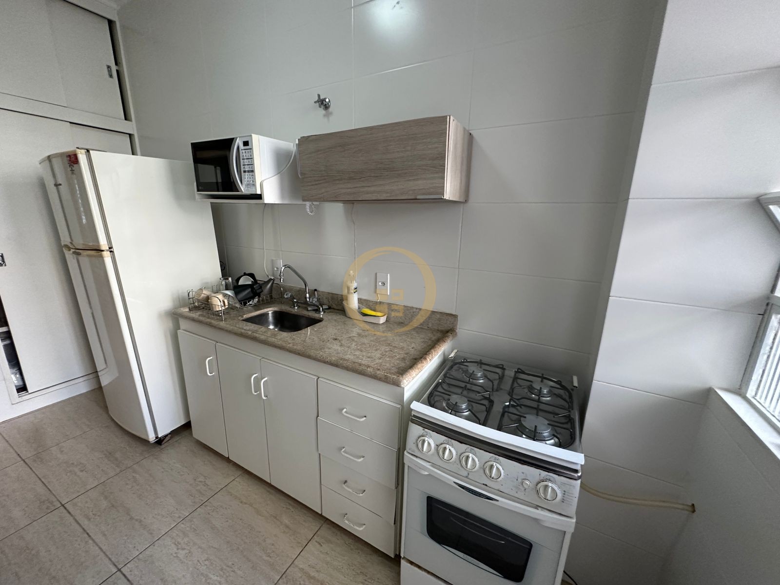 Apartamento na Praia das Pitangueiras, Guarujá - SP