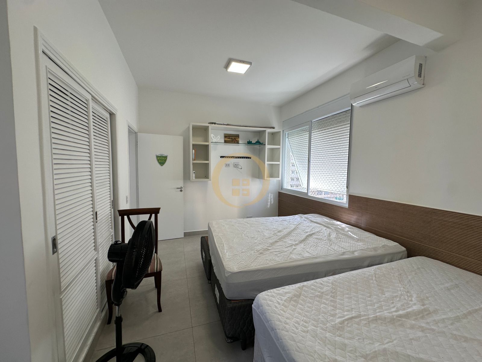 Apartamento na Praia das Pitangueiras, Guarujá - SP