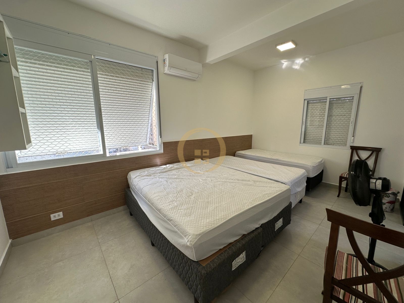 Apartamento na Praia das Pitangueiras, Guarujá - SP