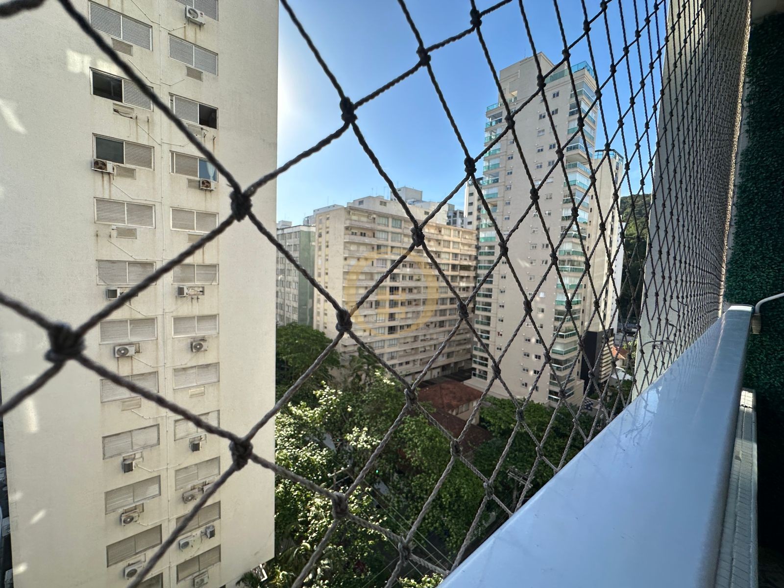 Apartamento na Praia das Pitangueiras, Guarujá - SP