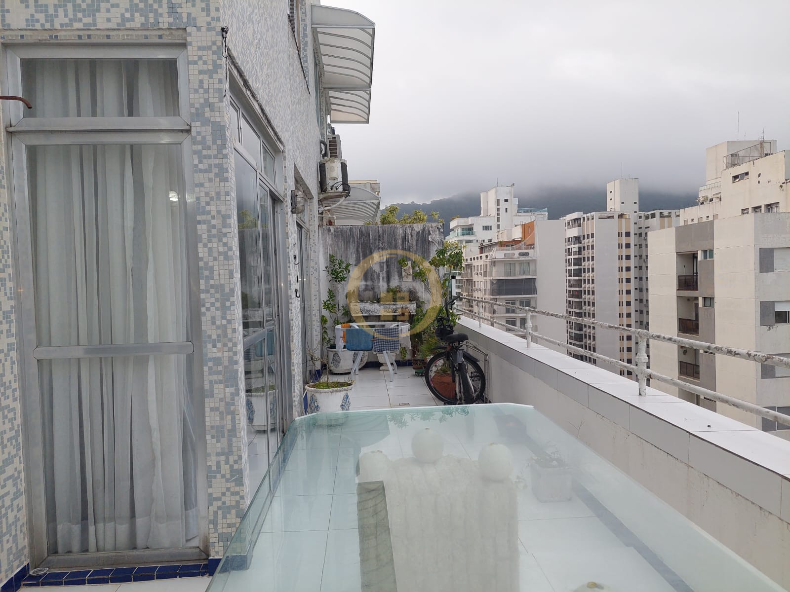 Cobertura Duplex localizada na praia da Pitangueiras!