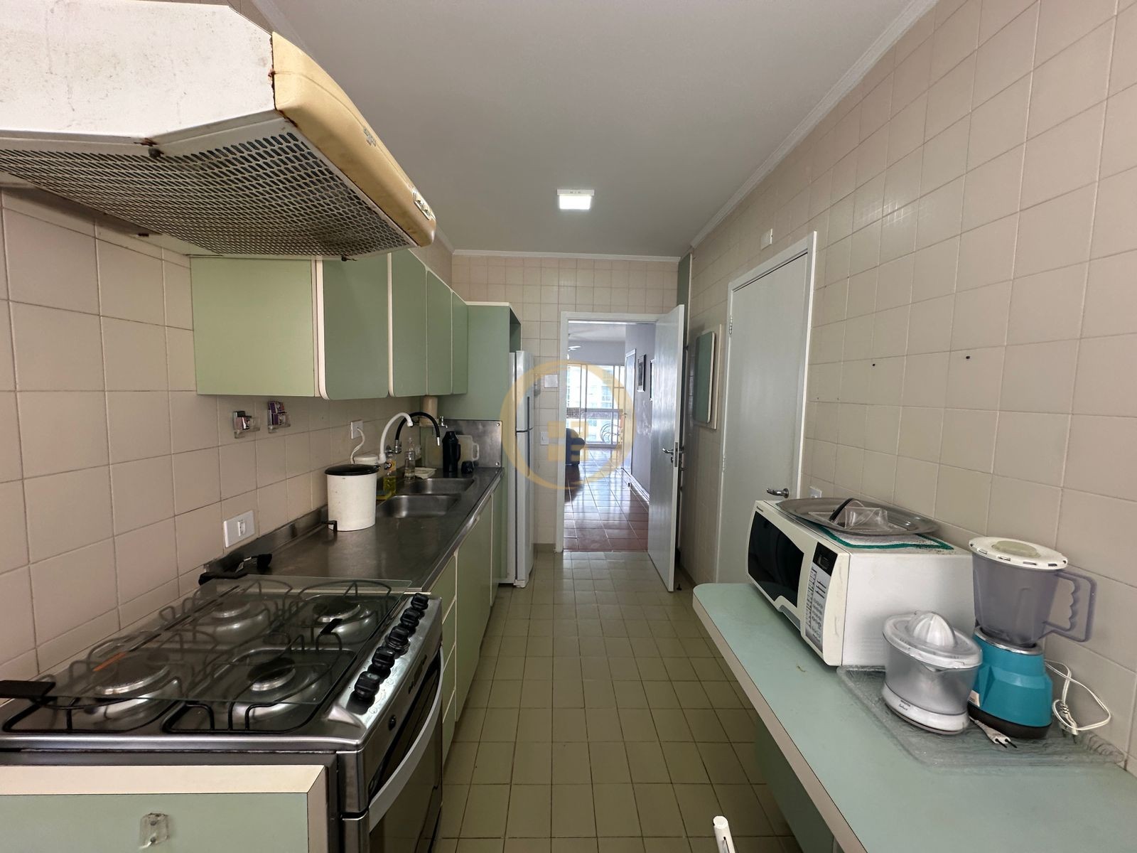Apartamento na Praia das Pitangueiras, Guarujá - SP