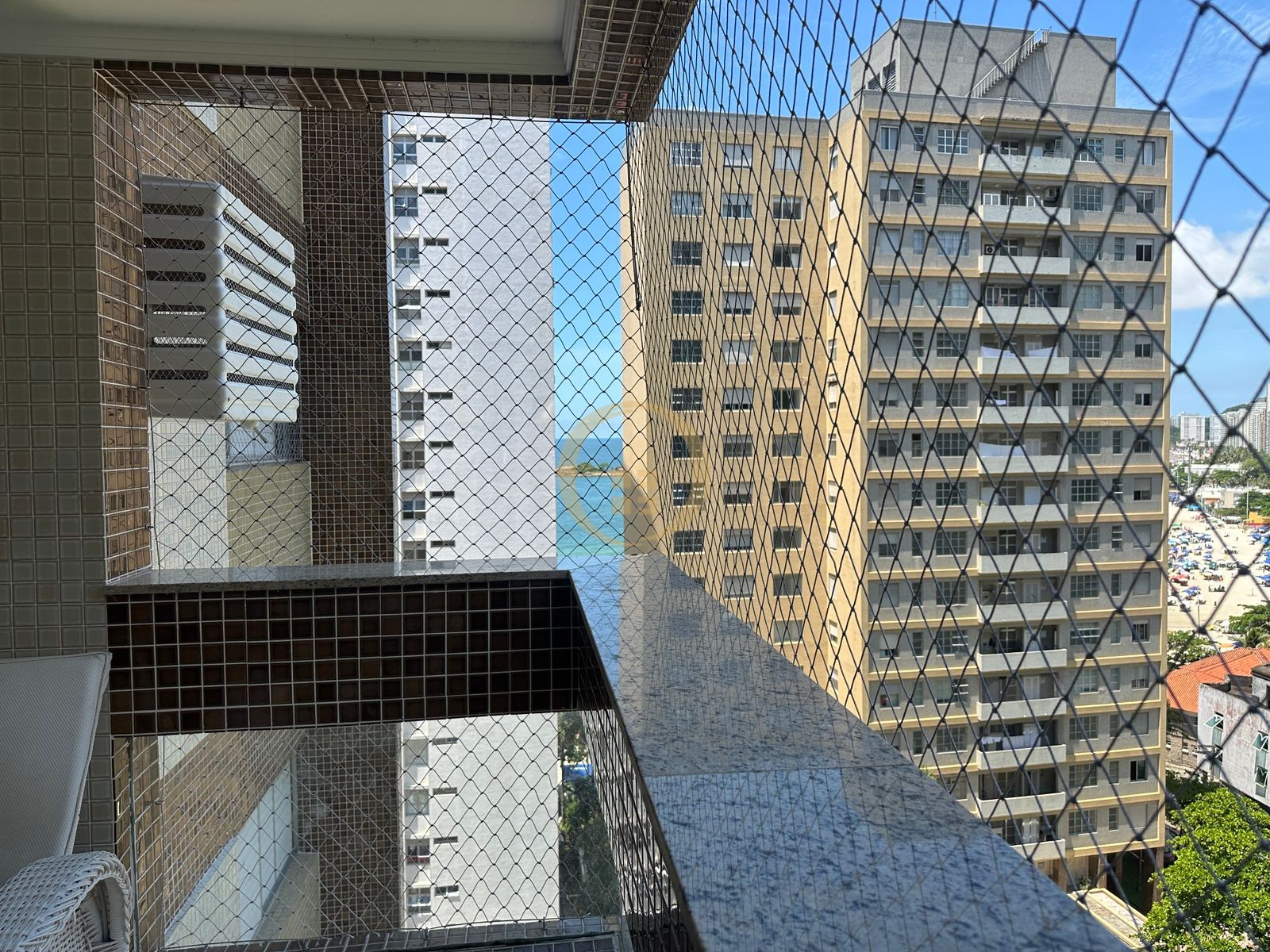 Apartamento na Praia das Pitangueiras, Guarujá - SP