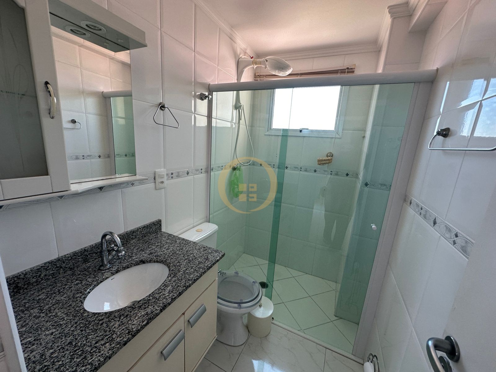 Apartamento na Praia das Astúrias, Guarujá - SP