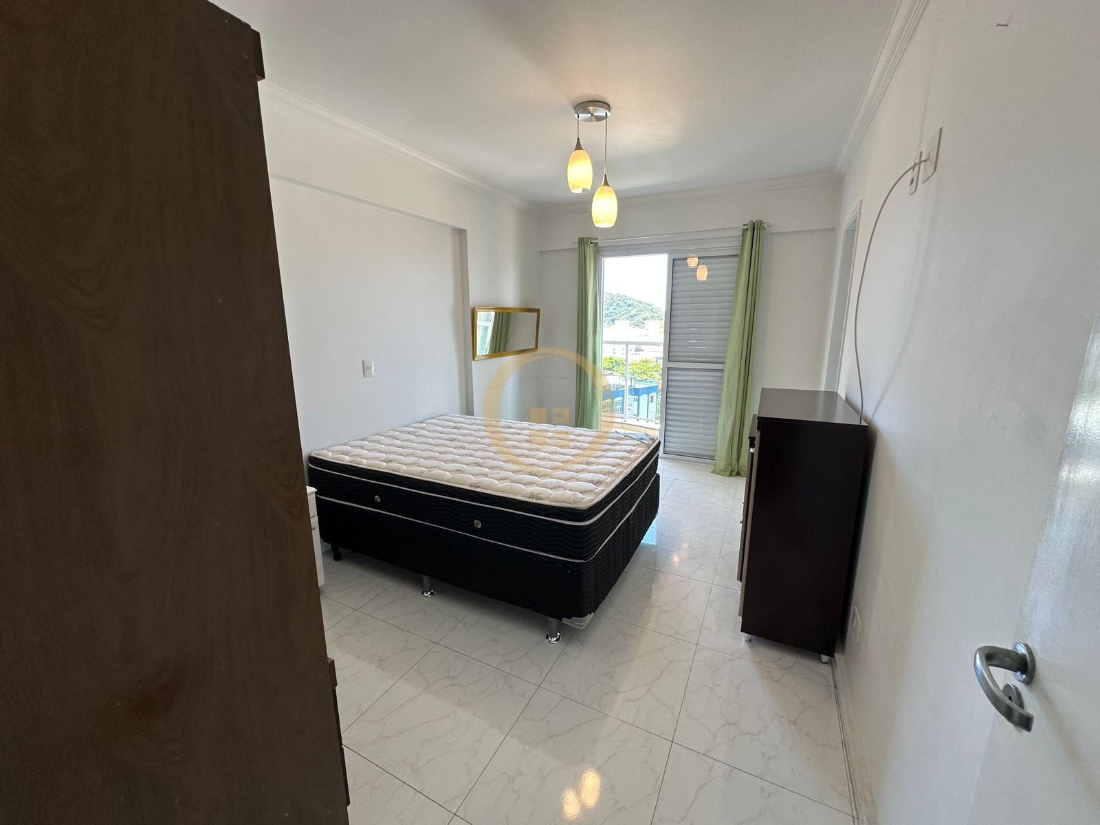 Apartamento na Praia das Astúrias, Guarujá - SP