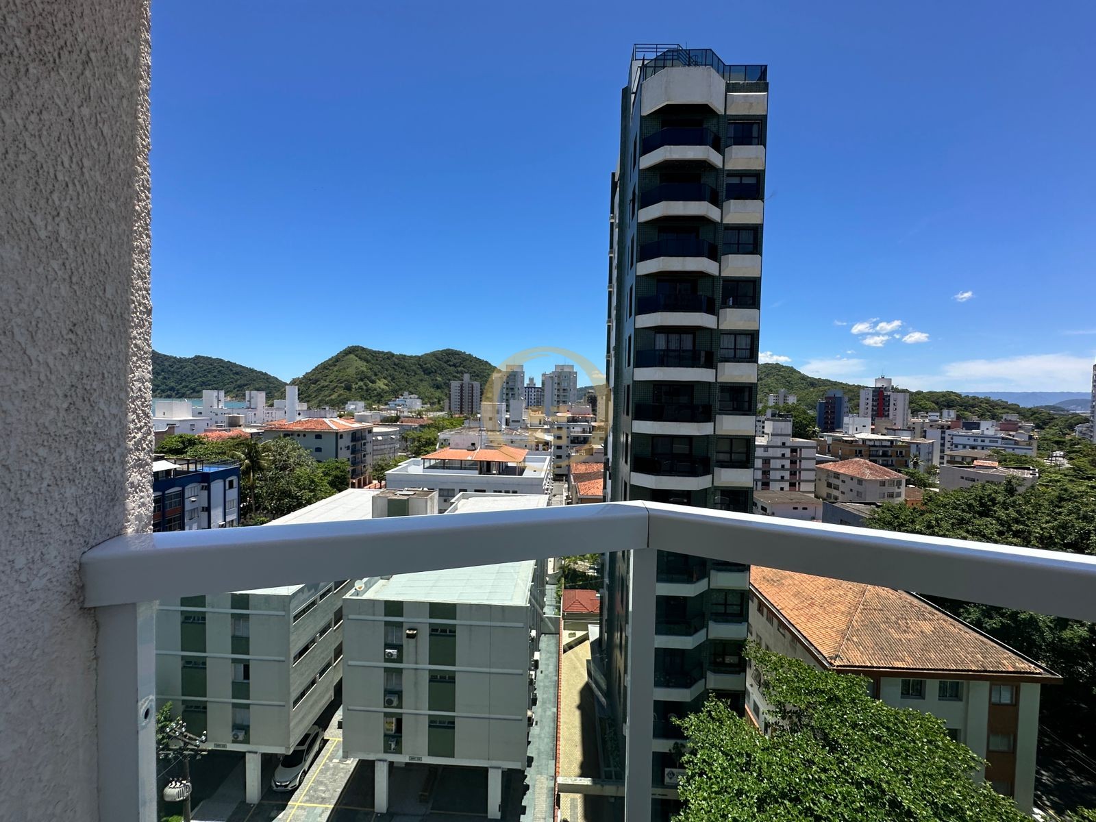 Apartamento na Praia das Astúrias, Guarujá - SP