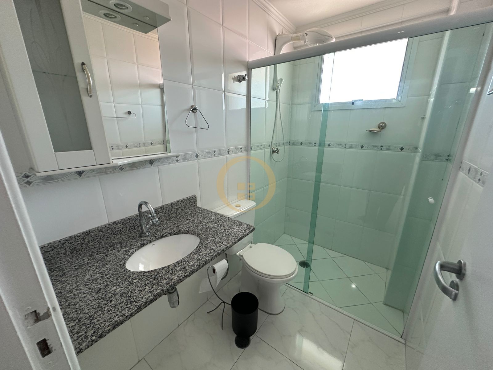 Apartamento na Praia das Astúrias, Guarujá - SP