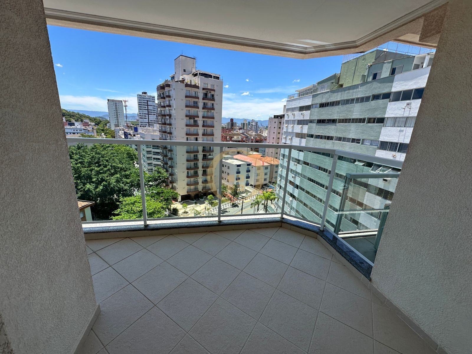 Apartamento na Praia das Astúrias, Guarujá - SP
