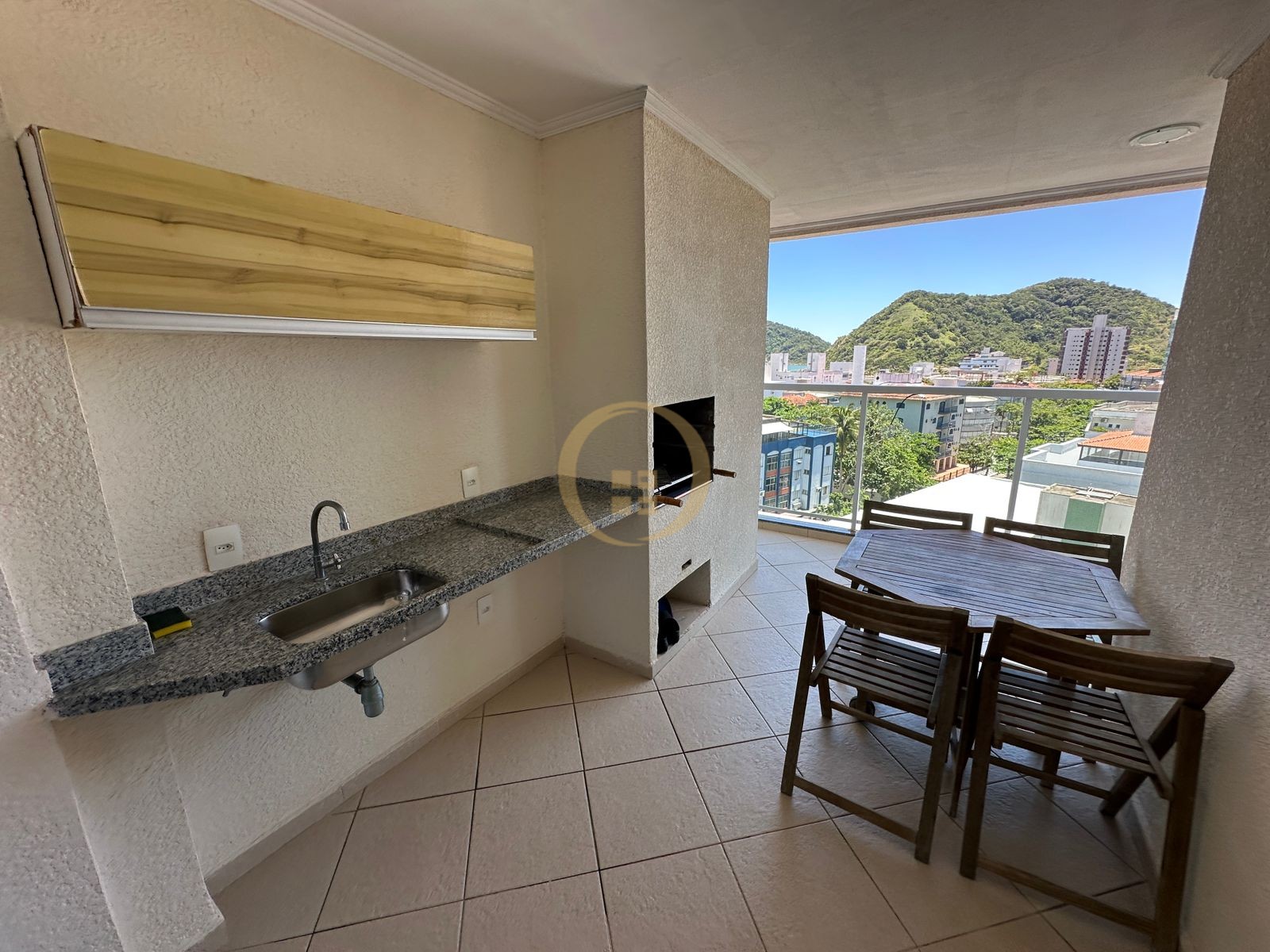 Apartamento na Praia das Astúrias, Guarujá - SP