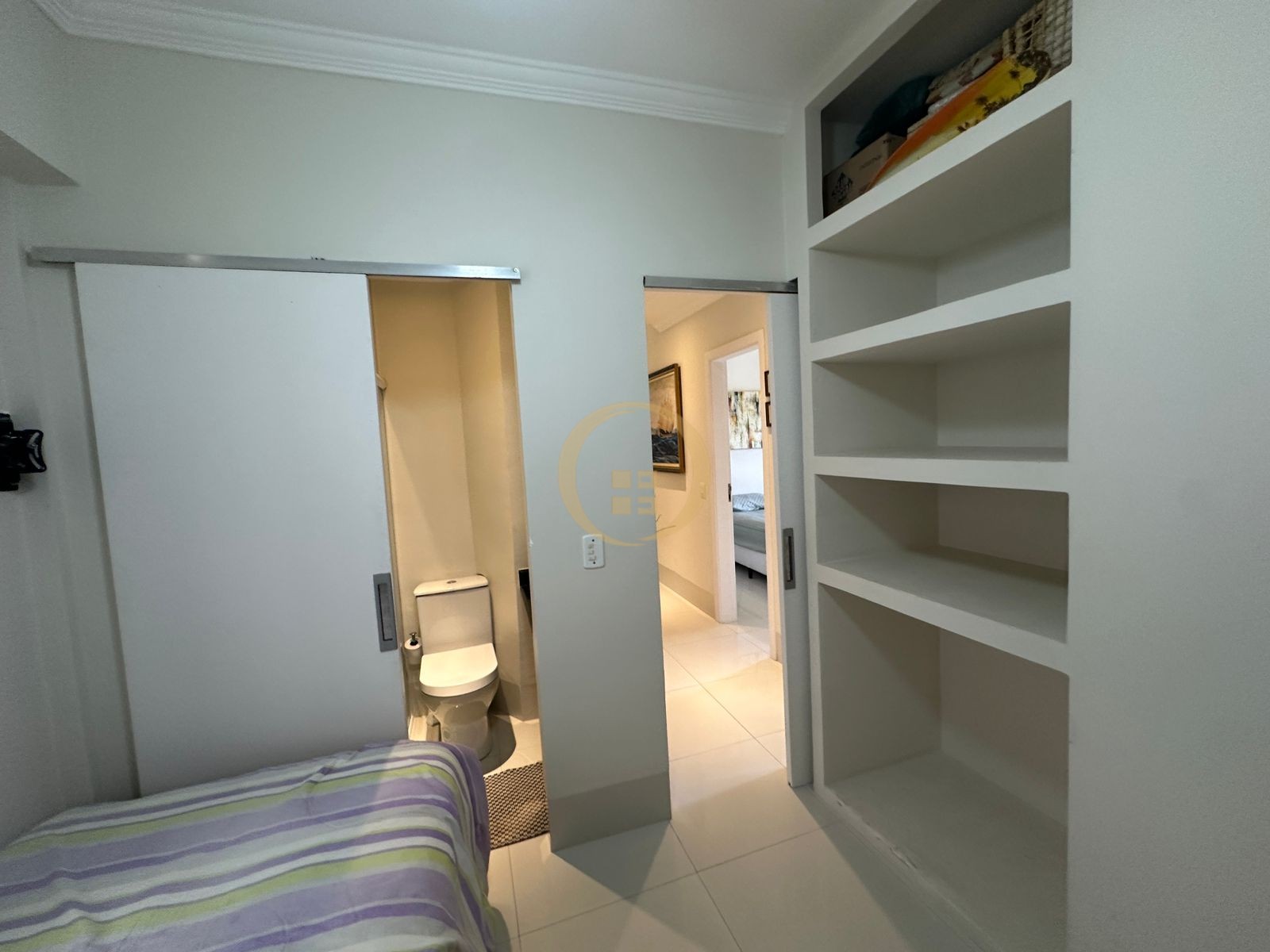 Apartamento na Praia da Enseada, Guarujá - SP