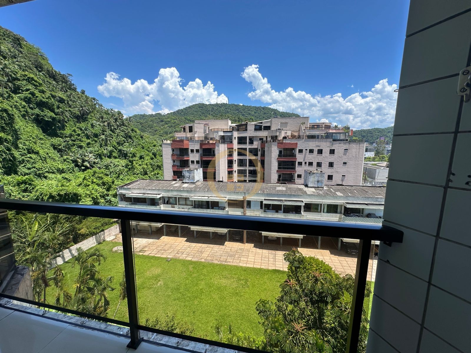 Apartamento na Praia da Enseada, Guarujá - SP