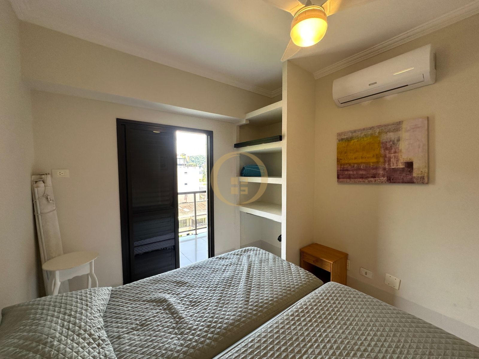 Apartamento na Praia da Enseada, Guarujá - SP
