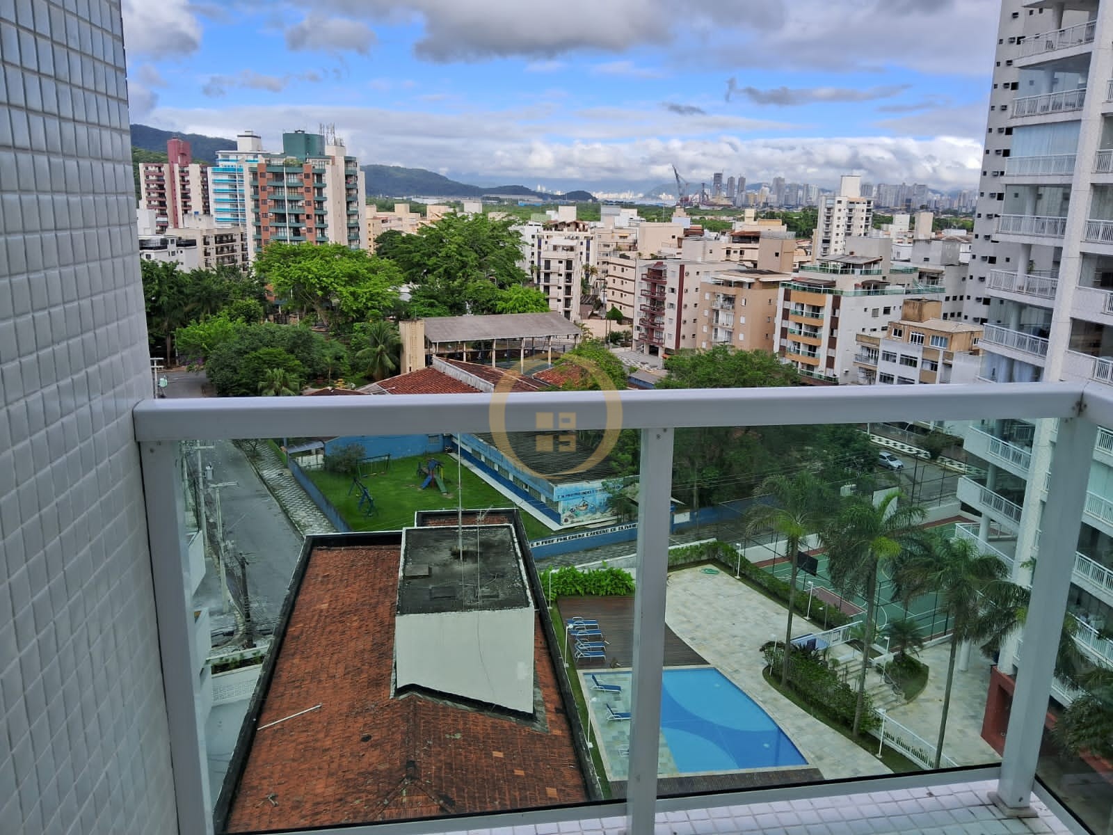 Apartamento na Praia das Astúrias, Guarujá - SP