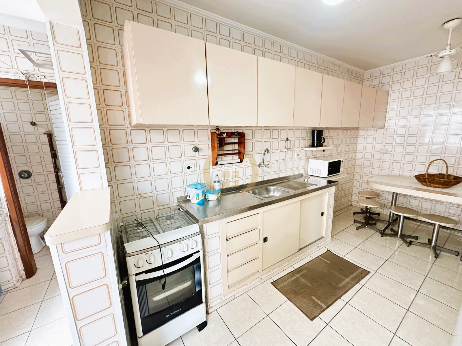 Apartamento na Praia das Pitangueiras, Guarujá - SP