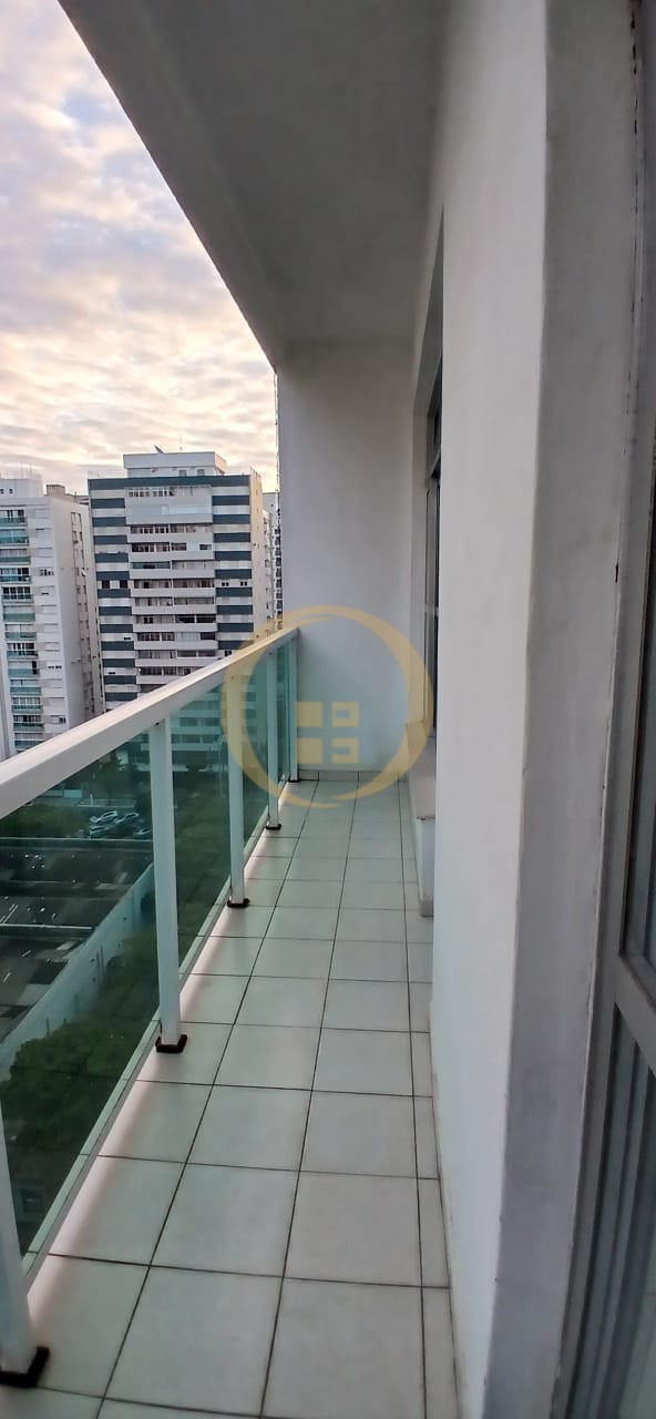 Apartamento na Praia das Pitangueiras, Guarujá - SP