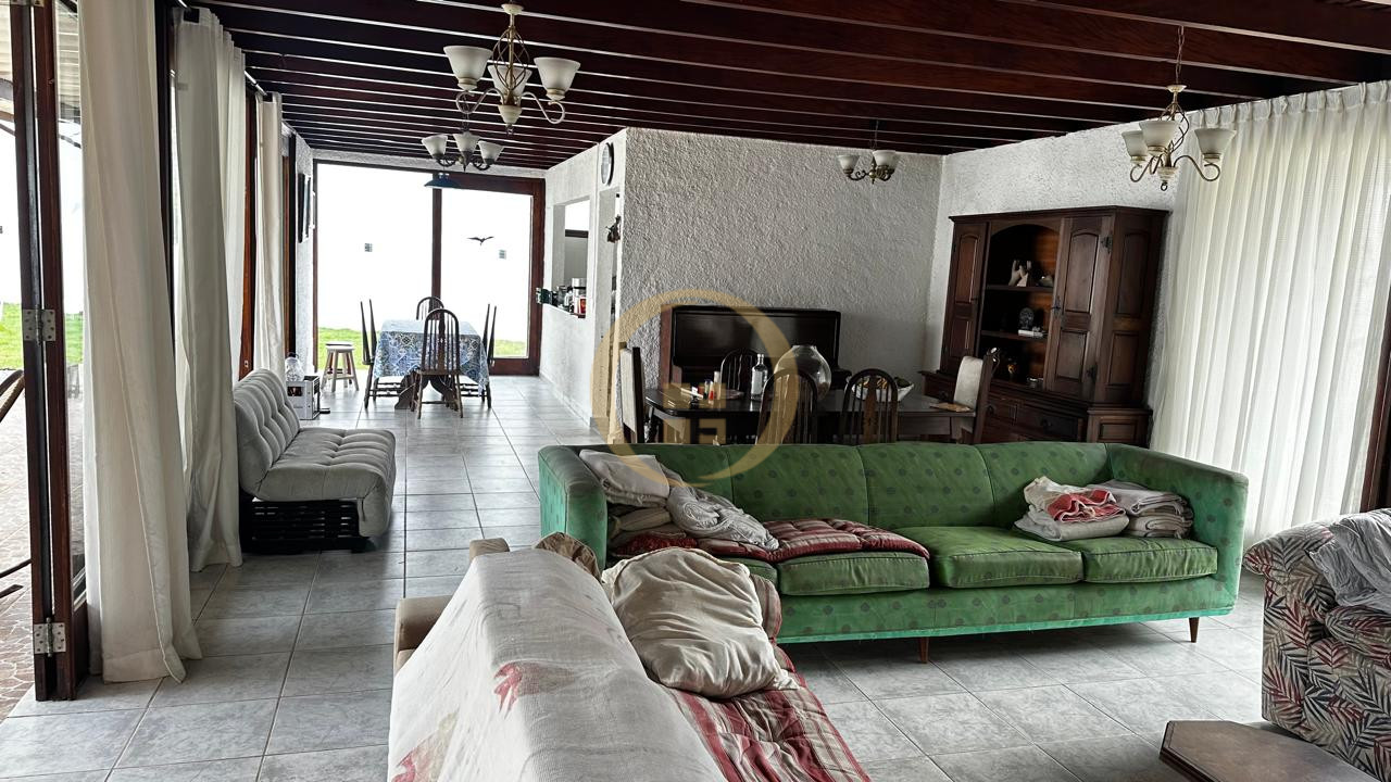 Casa na Praia do Guaiuba, Guarujá - SP