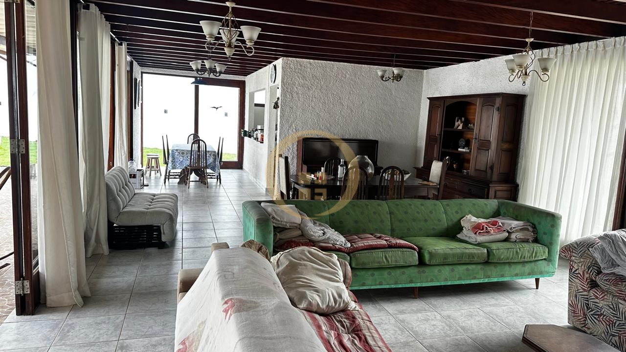 Casa na Praia do Guaiuba, Guarujá - SP