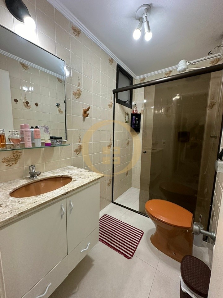 Apartamento na Praia da Enseada, Guarujá - SP