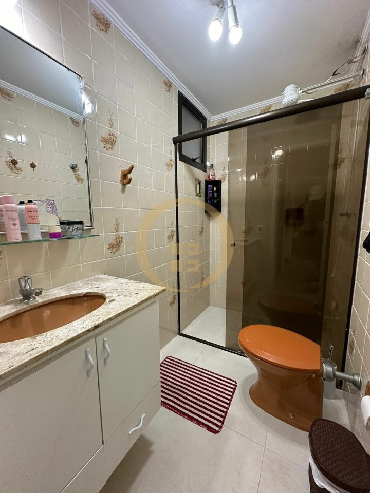 Apartamento na Praia da Enseada, Guarujá - SP