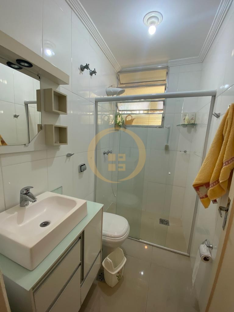 Apartamento na Praia das Pitangueiras, Guarujá - SP