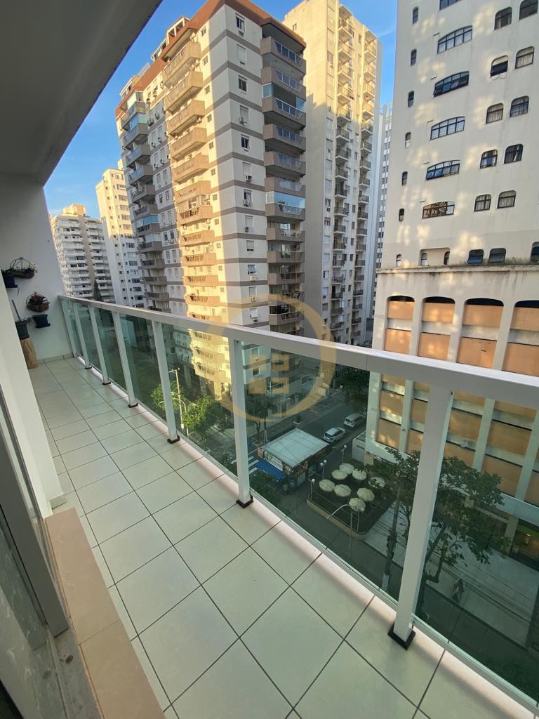 Apartamento na Praia das Pitangueiras, Guarujá - SP