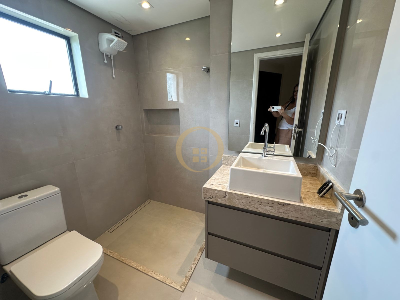 Apartamento na Praia da Enseada, Guarujá - SP